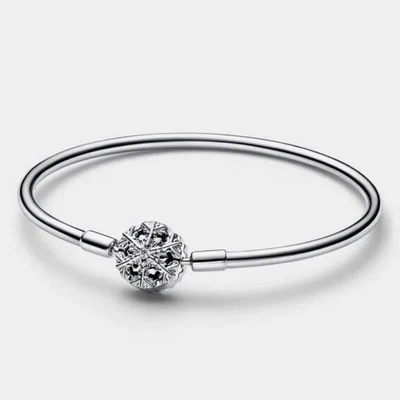$55 • Buy Pandora Moments Silver Sparkling Snowflake Bangle Limited Edition - Size 17 NEW
