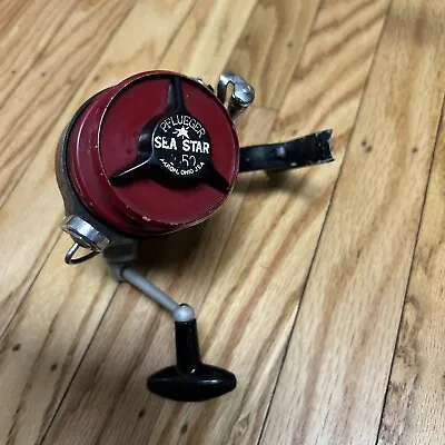 VTG Pflueger Sea Star 1050 Red Spinning Fishing Reel Akron OH. USA SPINS WORKS • $29.95
