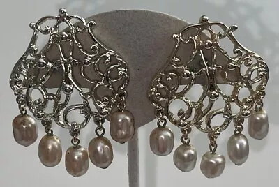 Vintage  Sarah Coventry Gold Tone Beaded Clip On Earrings XN-38 • $5.50