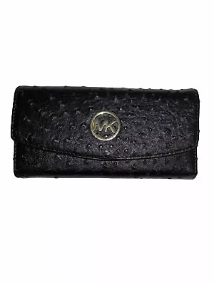 Michael Kors Wallet • $15.75