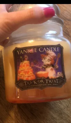 Yankee Candle Halloween TRICK OR TREAT Candy Corn BC Swirl HOLOGRAPH Medium ~NEW • £50.19