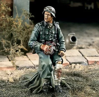 Verlinden 1/35 Wounded German Motorcycle Rider From Grossdeutschland WWII 1349 • $12.71