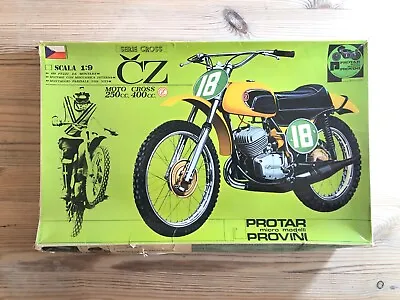 Protar 1/9 CZ Moto Cross 250 400cc Motocross Motorcycle Racing Model Kit 134 • £174.99