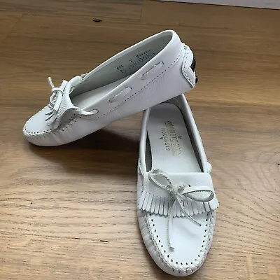 Minnetonka Women’s White Leather Slip On Moccasins Size 7 • £17.35