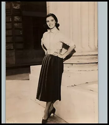 MARISA PAVAN STYLISH POSE STUNNING PORTRAIT 1954 ORIGINAL VINTAGE Photo 446 • $19.99