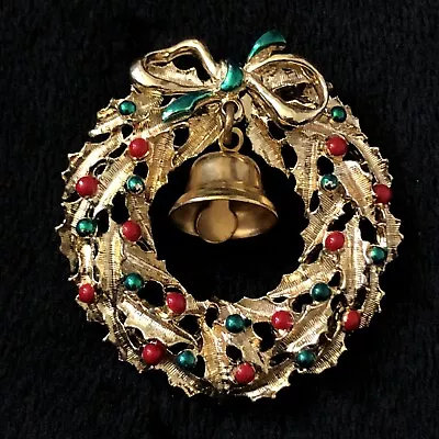 Vintage Enameled Wreath Christmas Bell Brooch Pin  • $9