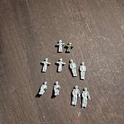 10 OO Gauge White Metal Military Figures With  Short  Legs Mainly Unpainted • £10