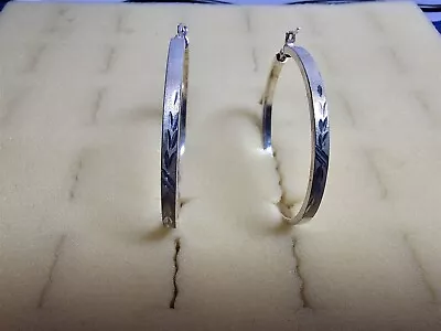 Grandma Grabe's Beautiful Vintage 925 Sterling Silver Etched Hoop Earrings • $0.75