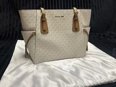 Michael Kors Signature Voyager East West Tote - Vanilla/Gold BRAND NEW • $110