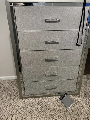$1000 • Buy Queen Bedroom Set Furniture New