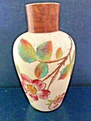 £4.99 • Buy Vase C1900 Dog Roses Stands 13.5cm Tall Base 4.5cm Across Textured Decoration 