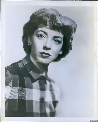 1952 Marsha Hunt Has The Leading Role On Cbs Suspense Drama Radio 8X10 Photo • $24.99