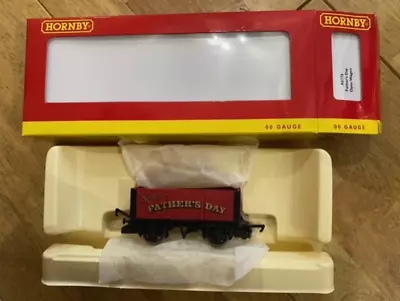 Hornby R6778. 7 Plank Open Wagon Happy Father's Day - 2016 • £10