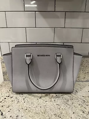 Michael Kors Selma Medium Saffiano Leather Satchel Grey • $35