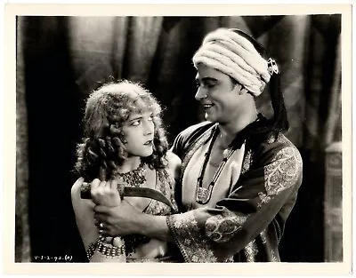 THE SON OF THE SHEIK (1926) Vilma Banky Brandishes Dagger At Rudolph Valentino • $35