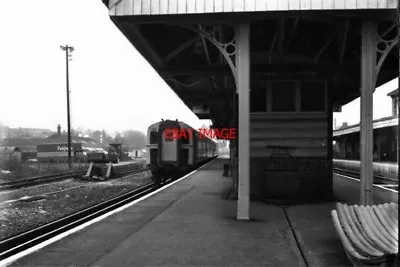 £3 • Buy Photo  1980 Aldershot Railway Station With A 4-cig Electric Unit