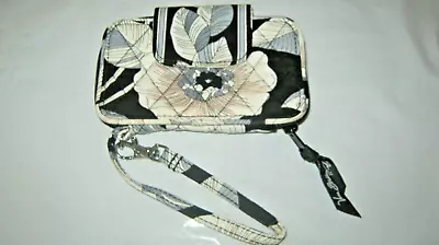 VERA BRADLEY Snap Zip Around ID Wristlet Wallet CAMELLIA 5 X 3 X 1 GUC • $11.95