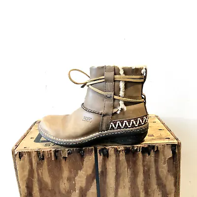 7 - UGG Australia Sand Cove Womens Leather Sheepskin Winter Ankle Boots 1203NK • $44