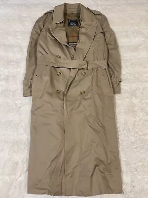 Mens Vintage Burberry Tan Trenchcoat Size M • $99.99