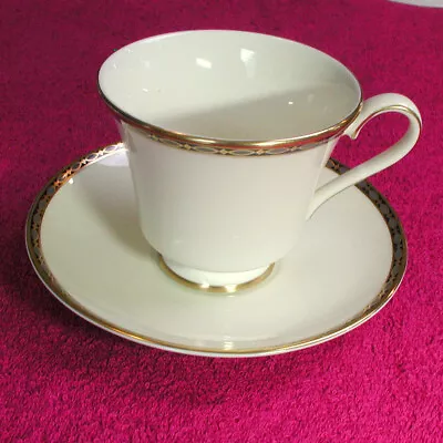 Minton Wreath (St. James) 3  CUP & SAUCER SET(s) Exc (2 Avail) • $6.20