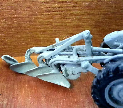 Plough 3 Furrow For Tractor G159 UNPAINTED OO Scale Langley Models Kit 1/76 • £9.83