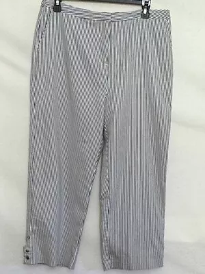 S-56 Erin London Black & White Stripe Capris Pants Size 10 • $14.40