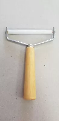 Vintage Wood Handle Cheese Slicer-VGUC-FREE SHIPPING HERE 😀👍😀👍🇺🇲 • $11