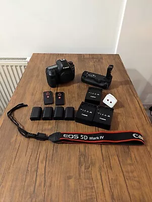 Canon EOS 5D Mark IV 30.4 MP Digital SLR-Black With Canon Battery Grip • £450