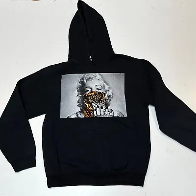 Marilyn Monroe Graffic Hoodie Medium Heavy Gildan Marilyn Holding Diamond • $20