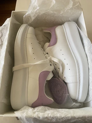 $400 • Buy Womens Alexander McQueen Oversize Sneaker Size 40