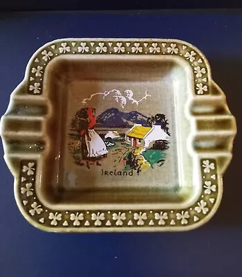 Wade Irish Porcelin Green Ashtray Cottage Scene  IP626 • $7.95