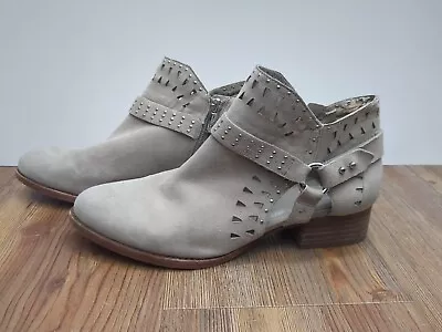 VINCE CAMUTO London Fog Grey Suede Booties Ankle Boots 8.5 M- Used Some Damage • $8
