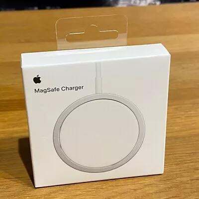Genuine MagSafe Wireless Charger Apple IPhone 15 14 13 12 11 Pro A2140 MHXH3ZM. • £17.49