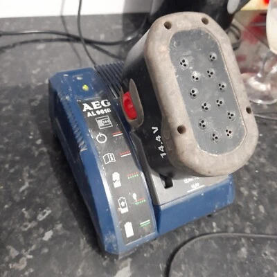 £35 • Buy AEG AL 9618 18V BATTERY CHARGER  With One Battery