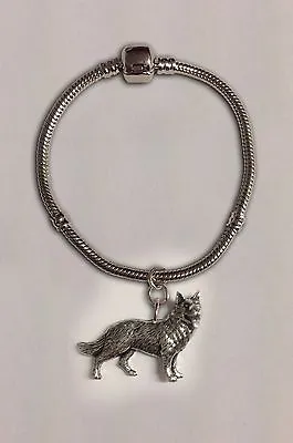 £10.99 • Buy Code D2 German Shepherd Charm On A Silver Rhodium Plated Snake Bracelet 