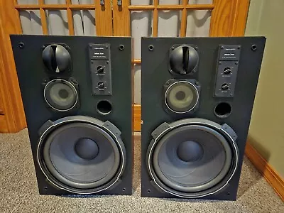 Realistic Mach 2 Speakers • $360