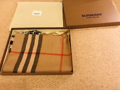 £180 • Buy Original Burberry Scarf Cashmere Beige