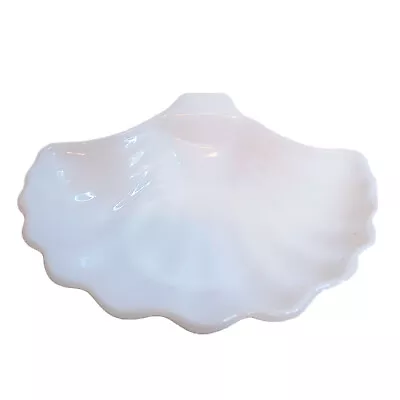 Vintage White Milk Glass Scallop Edge Sea Shell Nut Dish/Trinket Dish/Soap Dish • $12.96