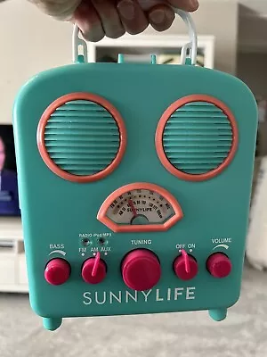 Sunnylife Portable Beach Mp3 Speaker With Am/Fm Radio And Smartphone Holder NWOT • $18.98