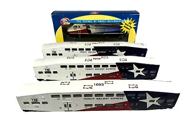 Athearn HO Dallas Trinity (#569) F59PHI Locomotive Coaches And Control Car • $279.95