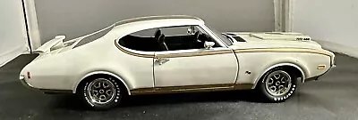 1969 ERTL OLDSMOBILE CUTLASS H/O 455 WHITE W/ GOLD 1:18 BEAUTY!!! • $68