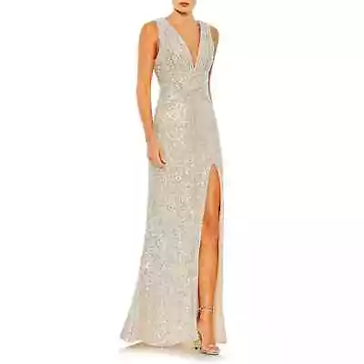 Mac Duggal Sparkle Sequin Nude V-Neck Sleeveless Sheath Gown Size 4 • $150