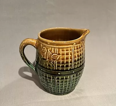 Vintage English Majolica Pottery Pitcher Jug 5-1/2  Barrel Green Gold • $21.99