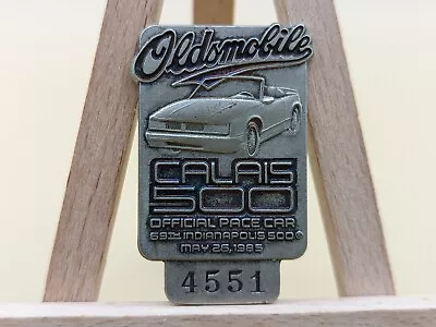 $34.25 • Buy 1985 OLDSMOBILE Indy 500 Bronze Pit Pass Badge Pin CALAIS Indianapolis Speedway