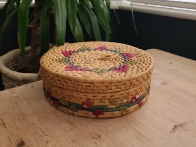 £12.99 • Buy Vintage Multi Coloured Storage Basket With Lid 24cm X 8cm