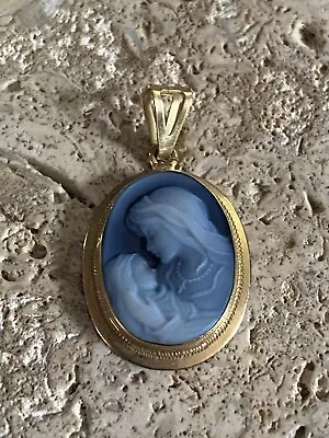 18K Yellow Gold  Young Mother & Child  Black Cameo Necklace Pendant 1.8 Grams • $220.13