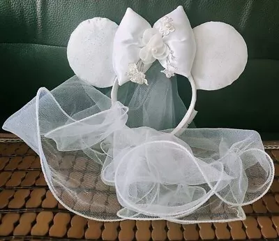 Disney Parks Minnie Mouse Wedding Bridal With Veil Ear Headband • $12.08