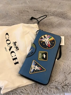 £95 • Buy Coach Ladies Slim Accordion Zip Wallet And Dust Bag