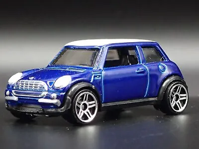 2001-2006 Mini Cooper 1:64 Scale Limited Collectible Diorama Diecast Model Car • $7.99