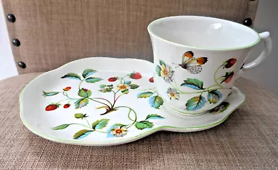 £15 • Buy James Kent (Old Foley) Staffordshire TV / Tennis Set Strawberry & Insect Pattern